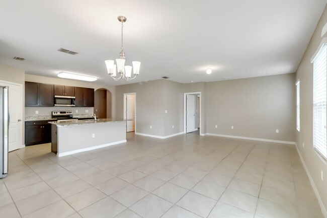 Building Photo - Beautiful 4/2 Energy Efficient Home in St....