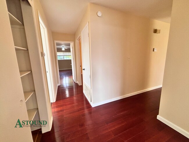 Building Photo - 510 Linford Pl