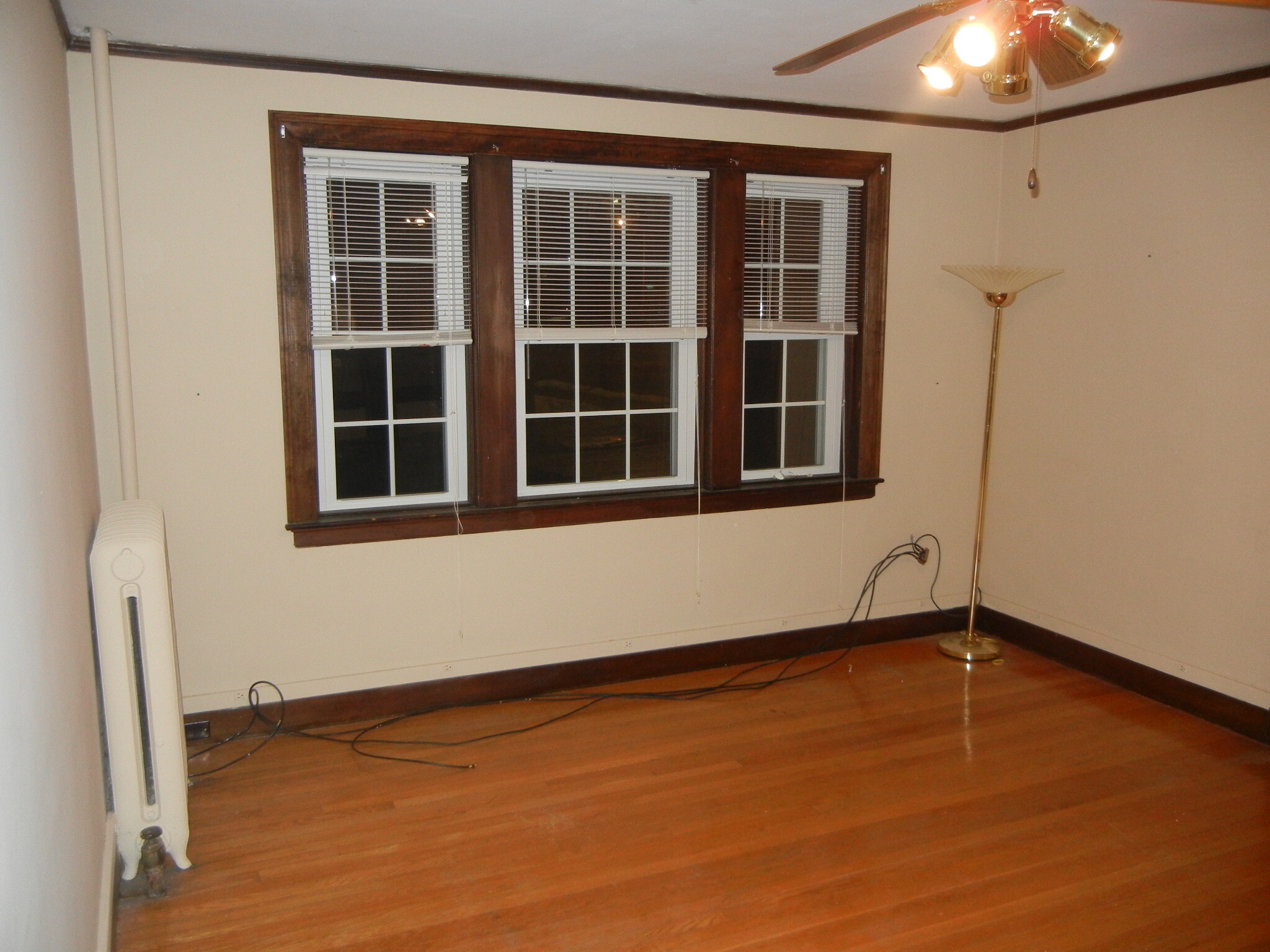 Building Photo - 298 Main St