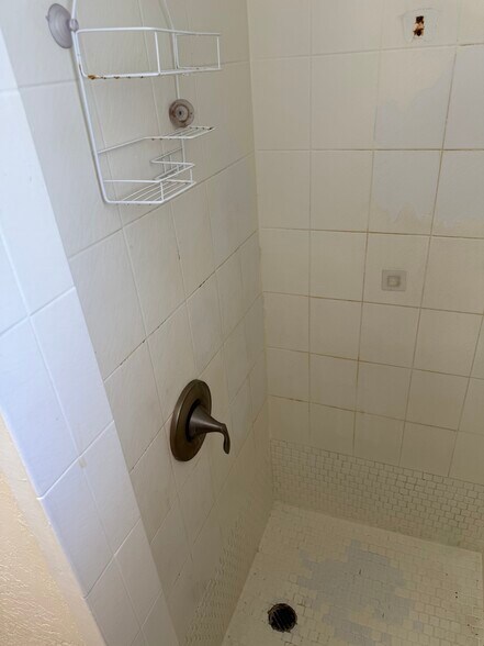 Building Photo - 607 Isenberg St