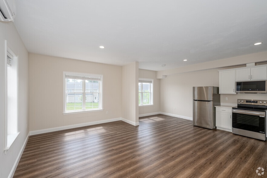 3BR, 2.5BA - 1,900SF - Living/ Dining Room - Redtail Crossing