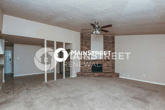 Building Photo - 3 Bedroom Pet-Friendly Home in Fort Worth, TX with Main Street Renewal