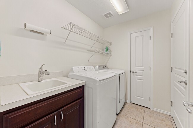 Building Photo - 19914 Sagebrush Cove