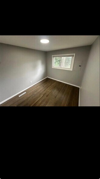 Building Photo - 4640 Edgewood St