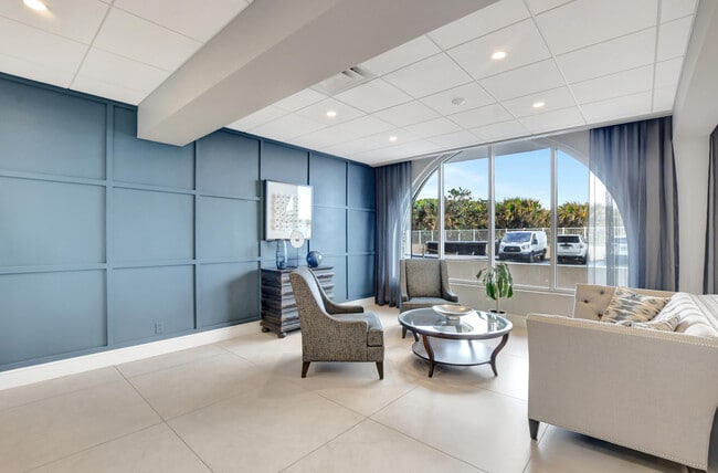 Building Photo - 1180 S Ocean Blvd