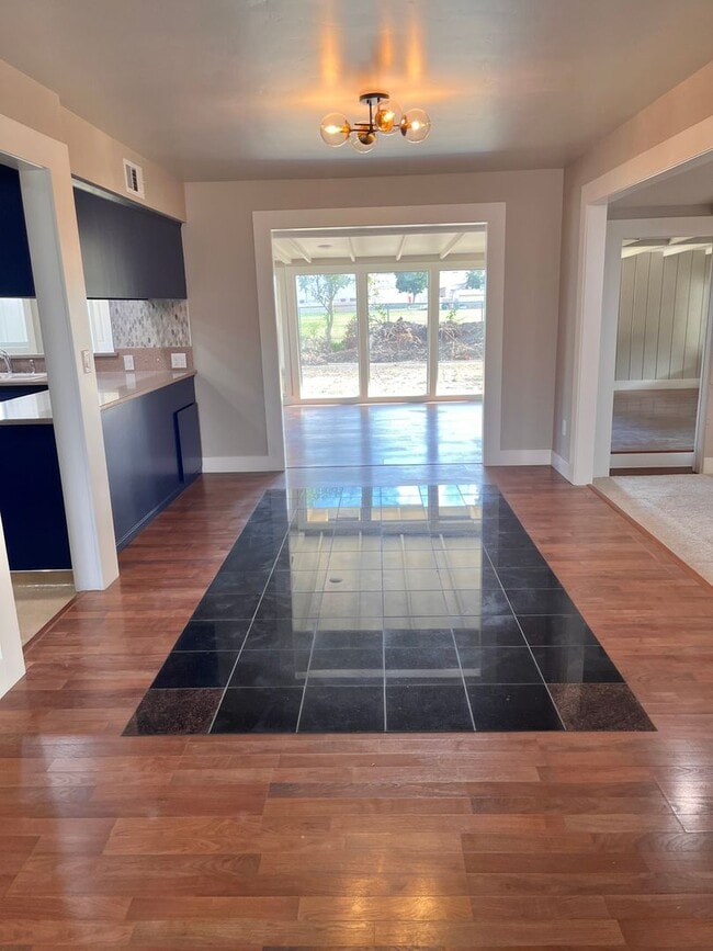 Building Photo - JUST REDUCED!! Newly Remodeled & Full of Character!