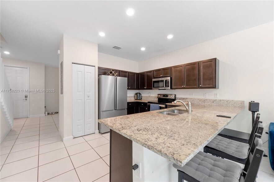 Building Photo - 9275 W 34th Ct