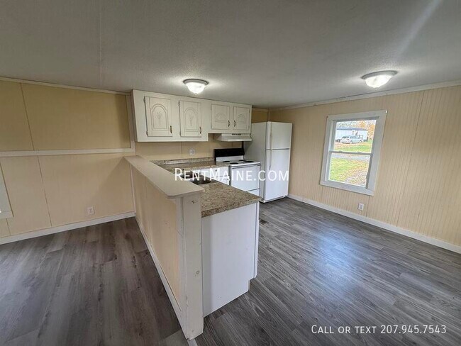 Building Photo - 8 Hall Dr