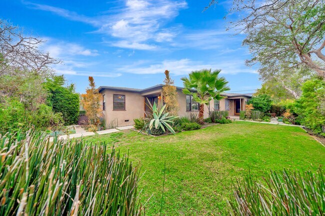 Building Photo - 4034- 4036 Higuera St