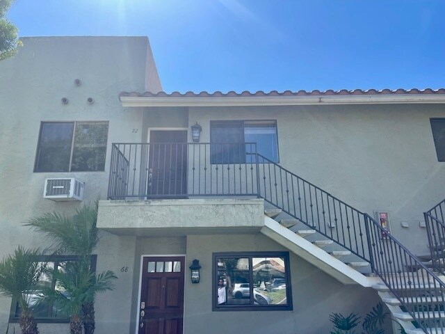 Building Photo - 10186 Camino Ruiz