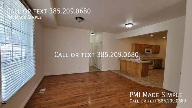 Building Photo - 3042 E Somerset Dr