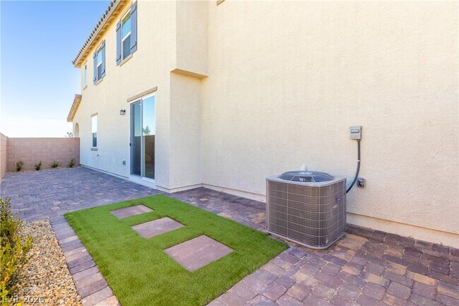 Building Photo - 2685 Abrantes Pl