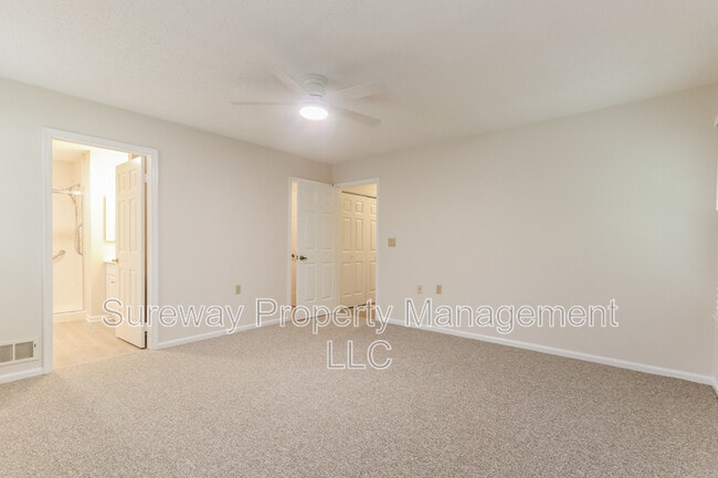 Building Photo - 16 Dogwood Dr