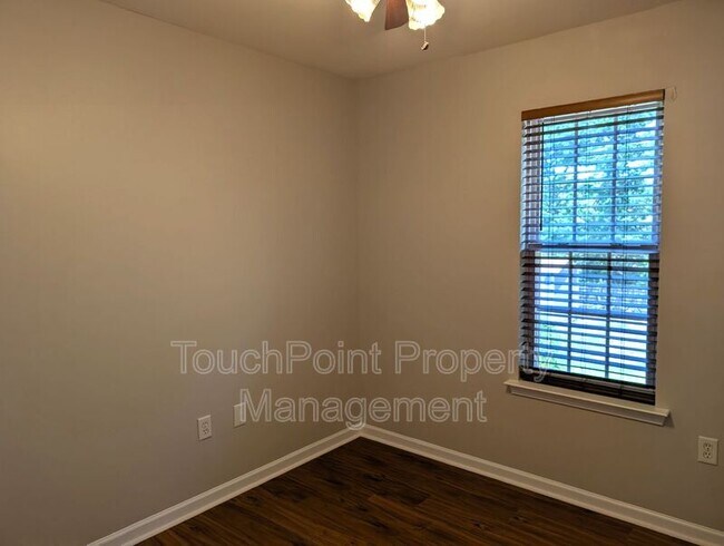 Building Photo - 9935 Redbud Tree Ct