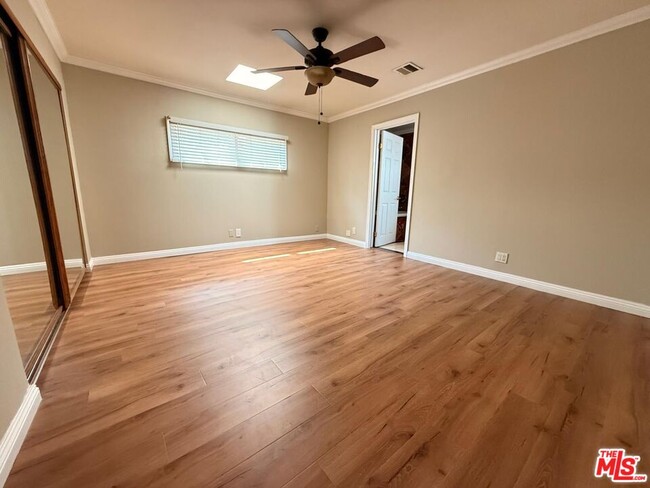 Building Photo - 14409 Hatteras St