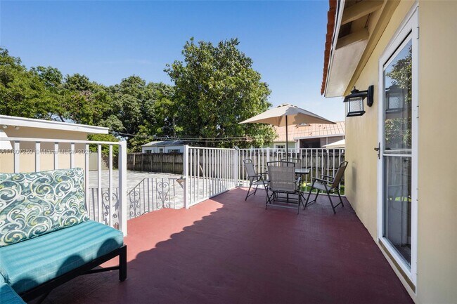 Building Photo - 261 SW 48th Ct