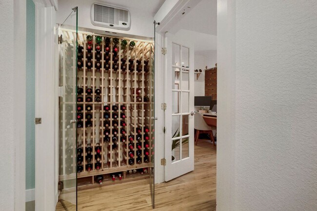 Building Photo - Gorgeous 4 Bedroom Home in NW Indian Peaks Neighborhood. Hardwood floors, Wine Closet and More