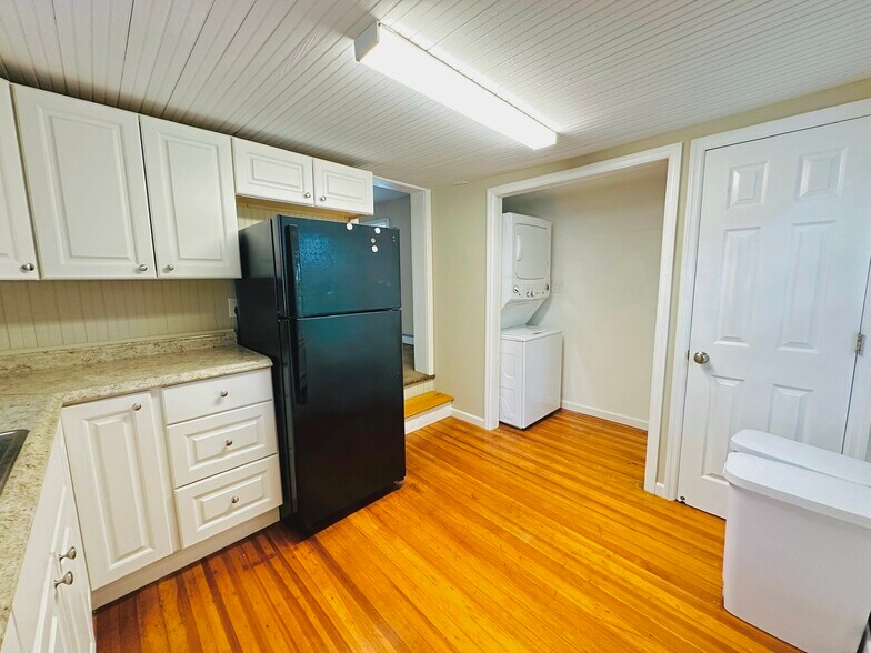 Kitchen/Laundry - 181 Mansion St