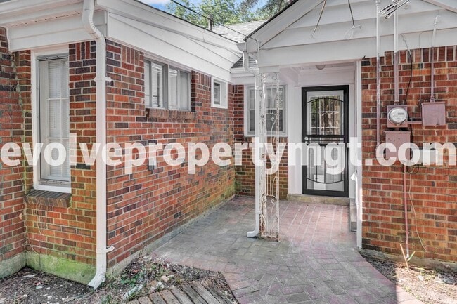 Building Photo - STUNNING RENOVATION IN PRIME LOCATION!! $5...