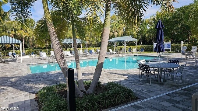 Building Photo - 2305 Ariane Dr