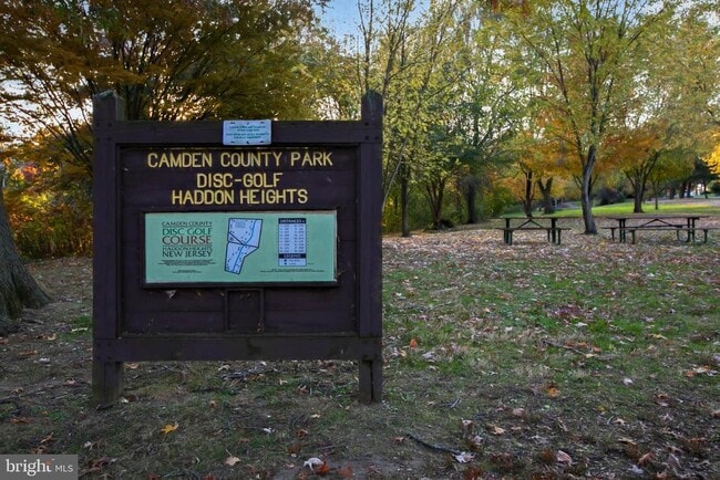 Building Photo - 1305 Sylvan Dr