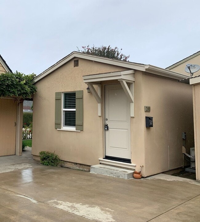 Building Photo - 1 Bedroom Casita Near Downtown Hollister