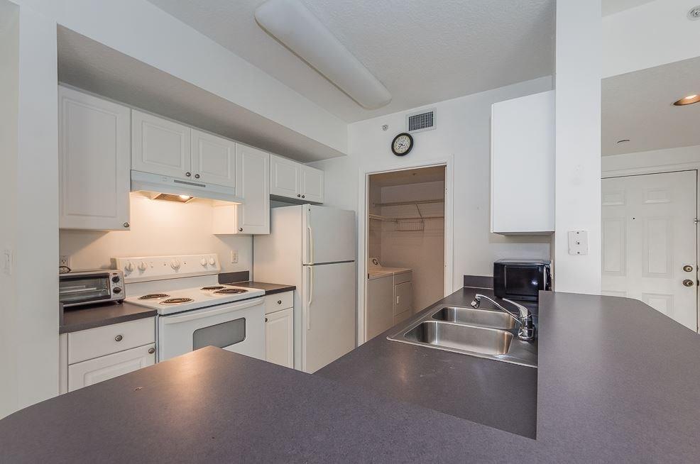 Building Photo - 5080 Fairways Cir