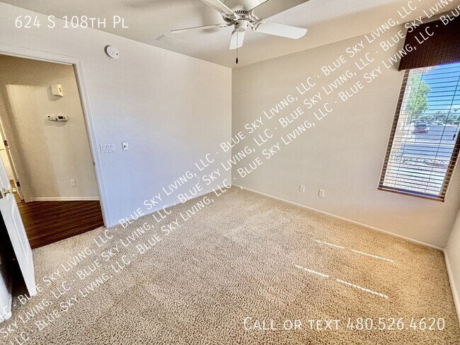 Building Photo - 624 S 108th Pl