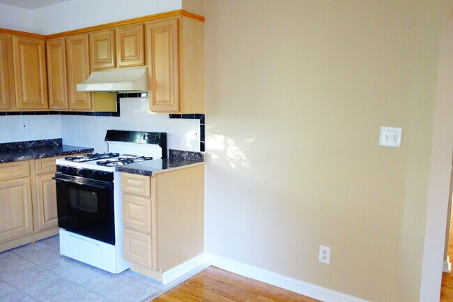 Building Photo - 8007 Garland Ave