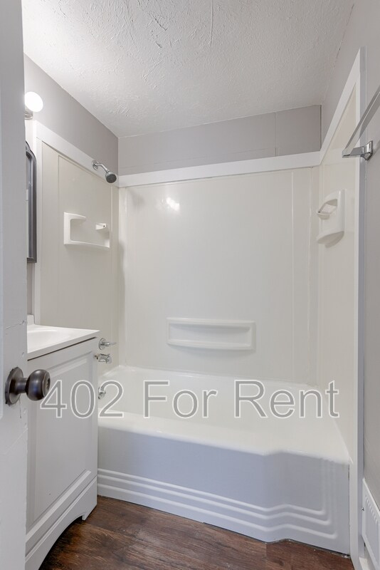 Building Photo - 3220 N 40th St