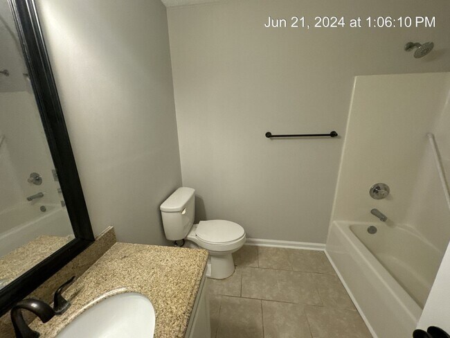 Building Photo - 5032 Shimmer Dr