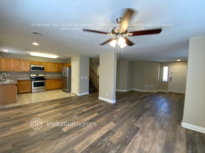 Building Photo - 1847 E Quartz Landing Ave