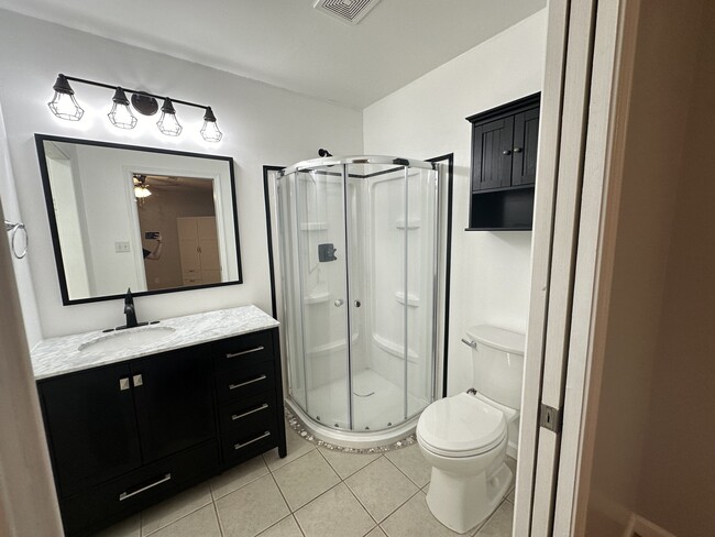 Master bathroom - 187 Cedar St