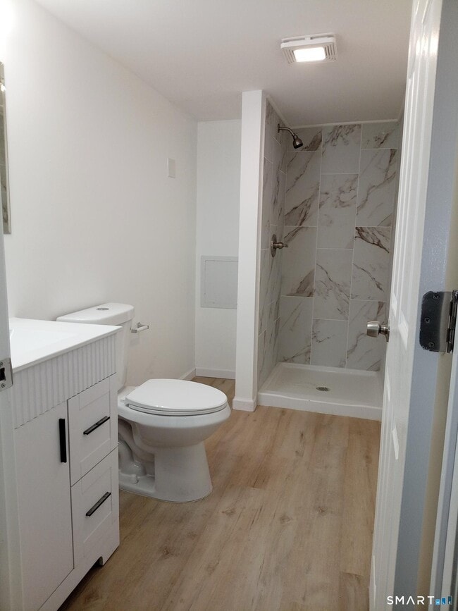 Building Photo - 105 Hillside Ave