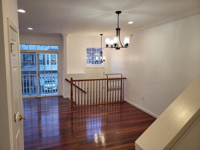 Building Photo - 14 McMartin Ct