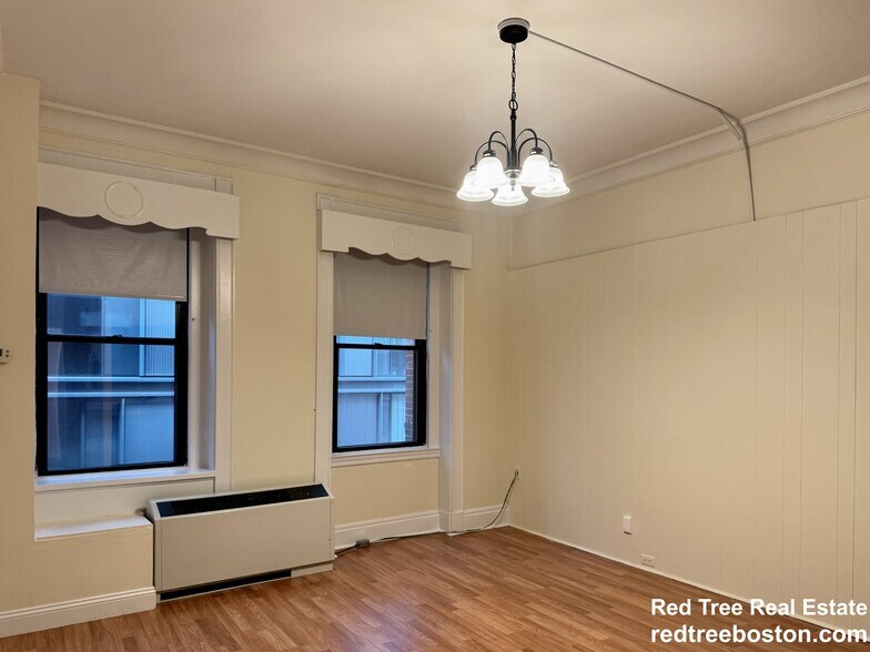 Building Photo - 62 Boylston St