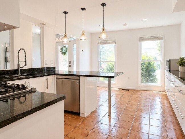 Building Photo - 12117 Gatewater Dr