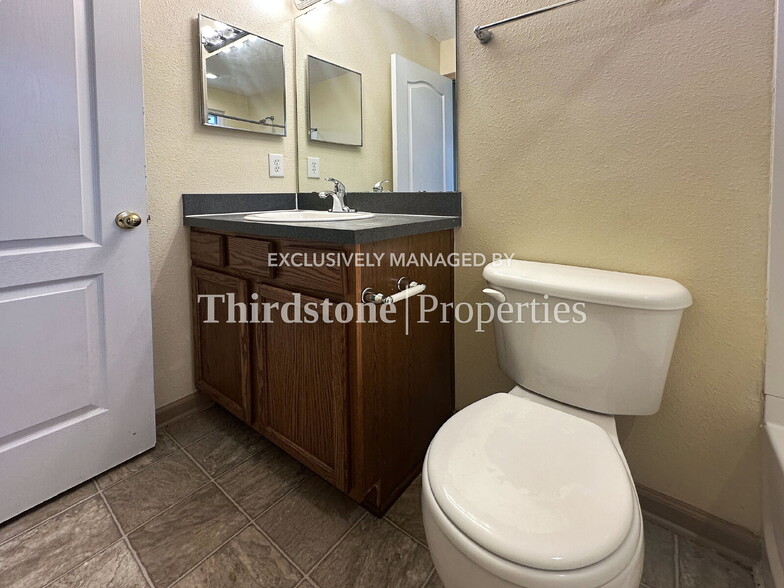 Building Photo - 1660 Biscayne Bay Cir