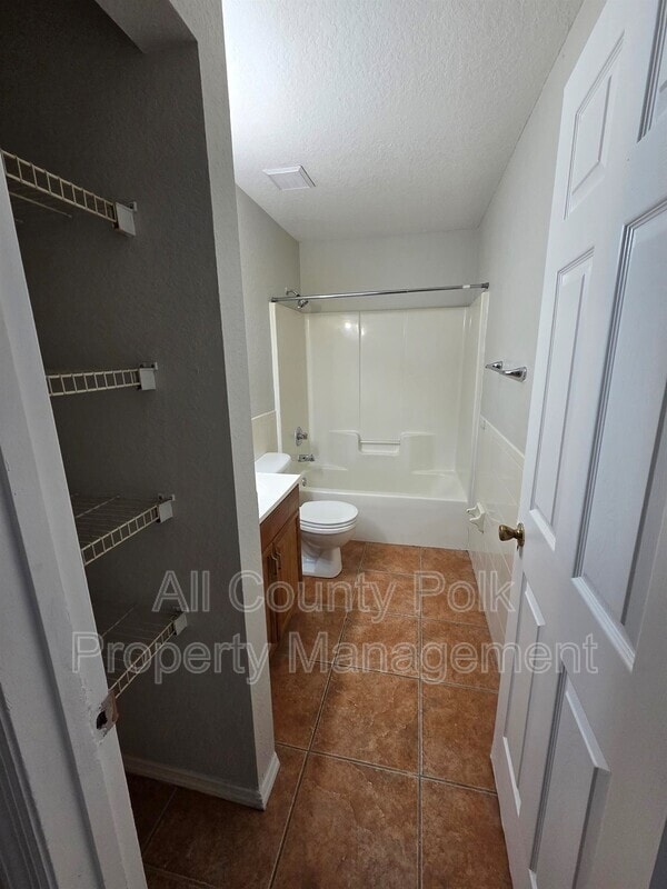 Building Photo - 1212 Fairway Dr