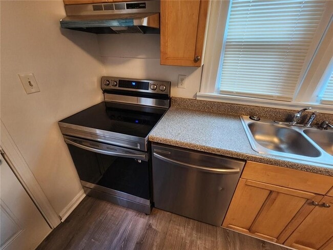 Building Photo - 2431 N Decatur Rd