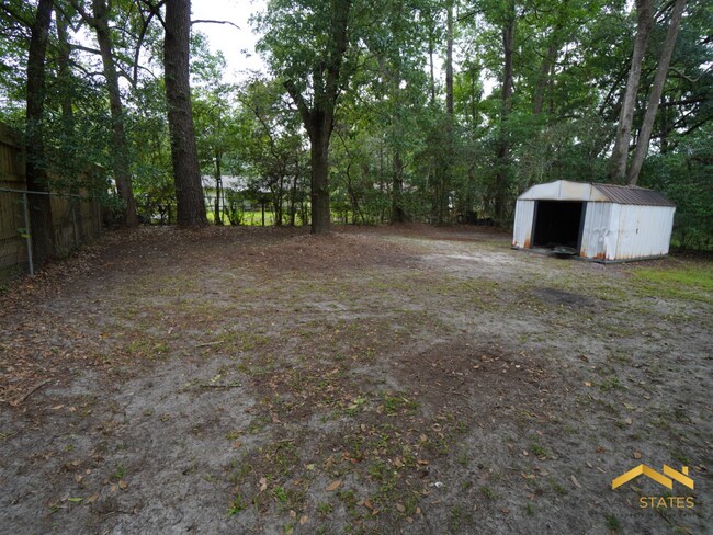 Building Photo - 2808 Southwood Dr