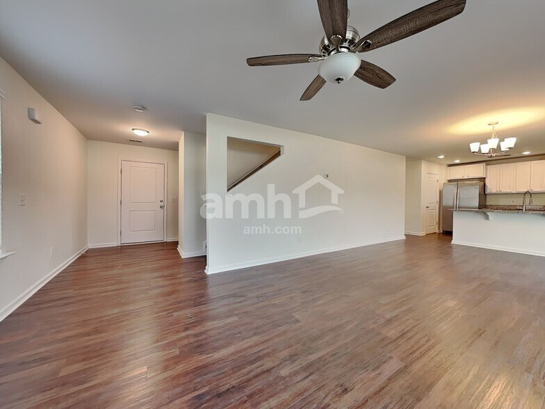 Building Photo - 7 Gardenia Dr