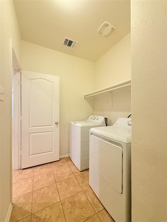 Building Photo - 1140 Yellow Iris Rd