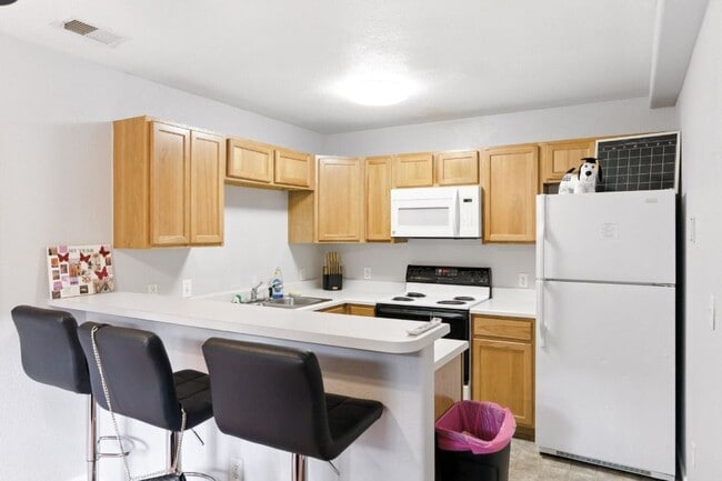 Primary Photo - 17281 E Ford Dr