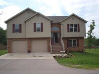 Building Photo - Available in April 6th!!