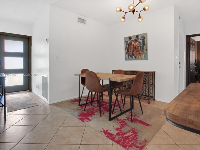 Building Photo - 1561 NE 47th St