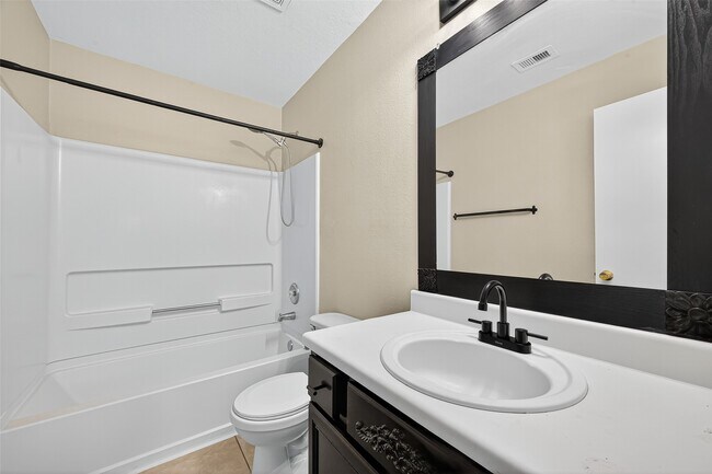 Building Photo - 6343 Settlers Square Ln