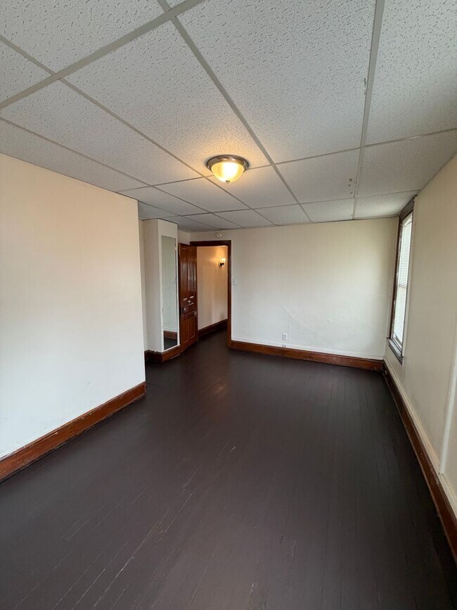 Building Photo - 741 W Princess St
