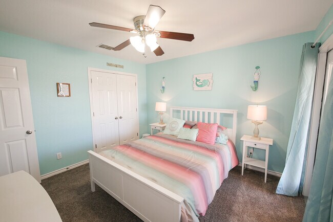 Building Photo - 15433 Cruiser St