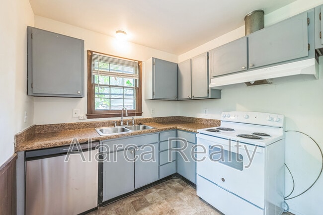 Building Photo - 7024 Milport Pl